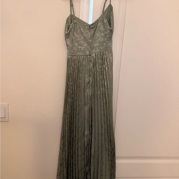 Lulus Elegant Green Pleated Maxi Dress - Picture 3 of 4